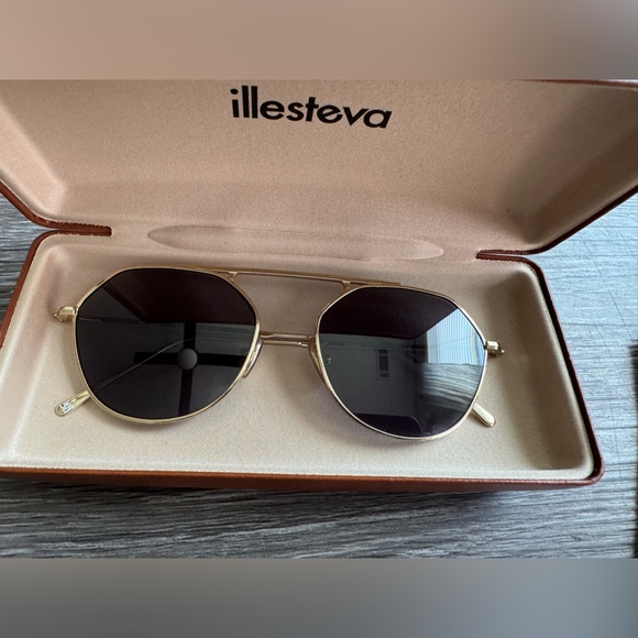 Illesteva Nicosia Sunglasses - Picture 7 of 11